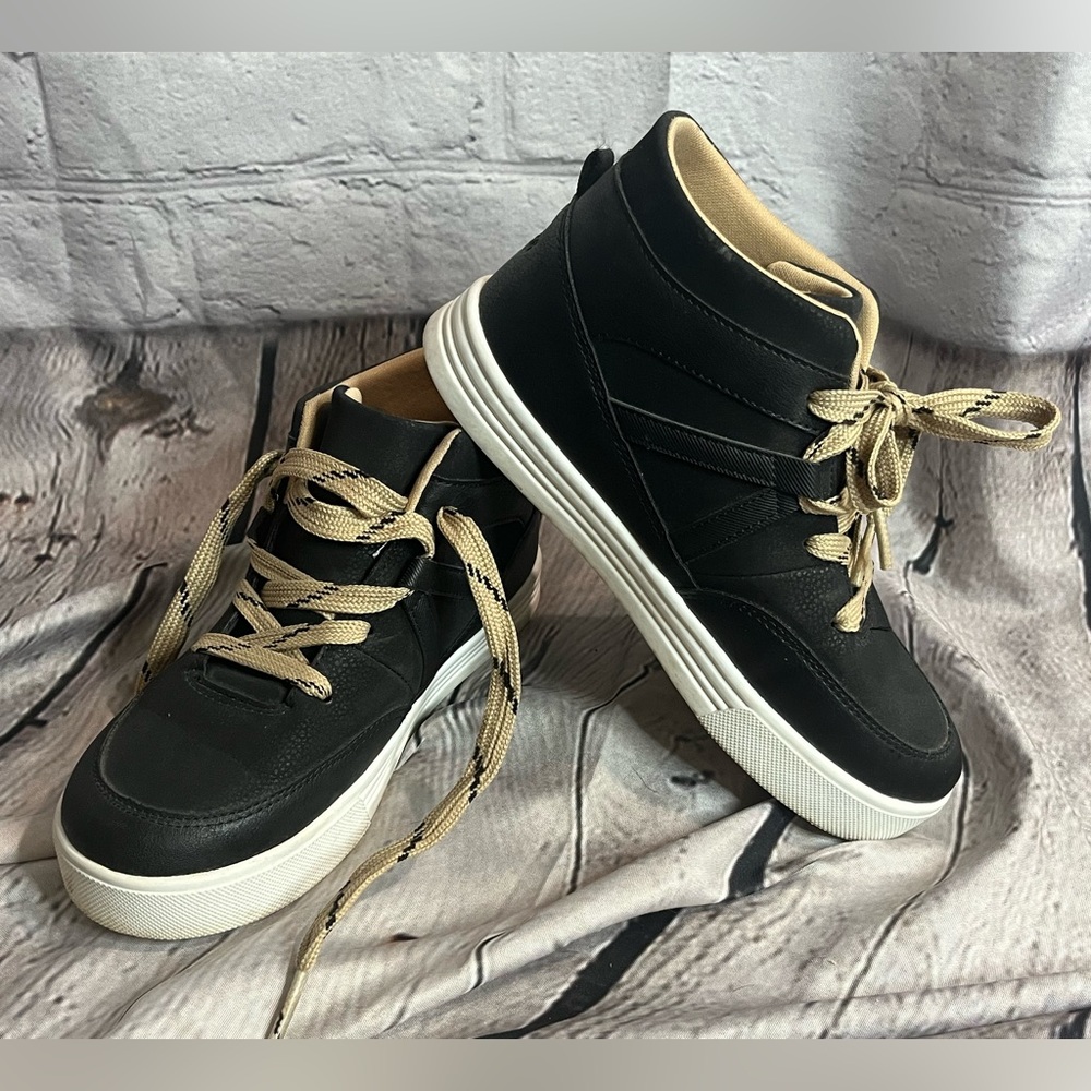 OshKosh B'gosh Black and Tan Sneakers
